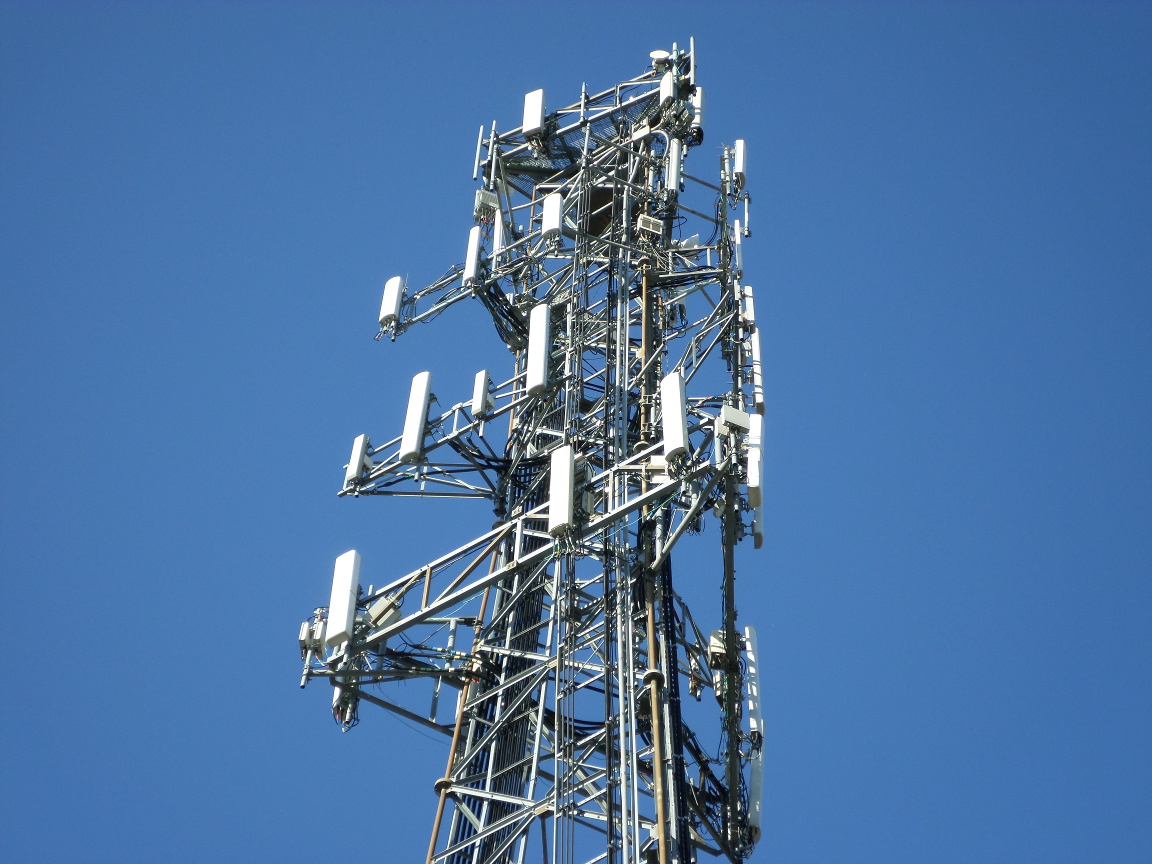 Строительство вышек связи. Сотовая башня. GSM вышка. Антенна башня. Telecommunication Tower.