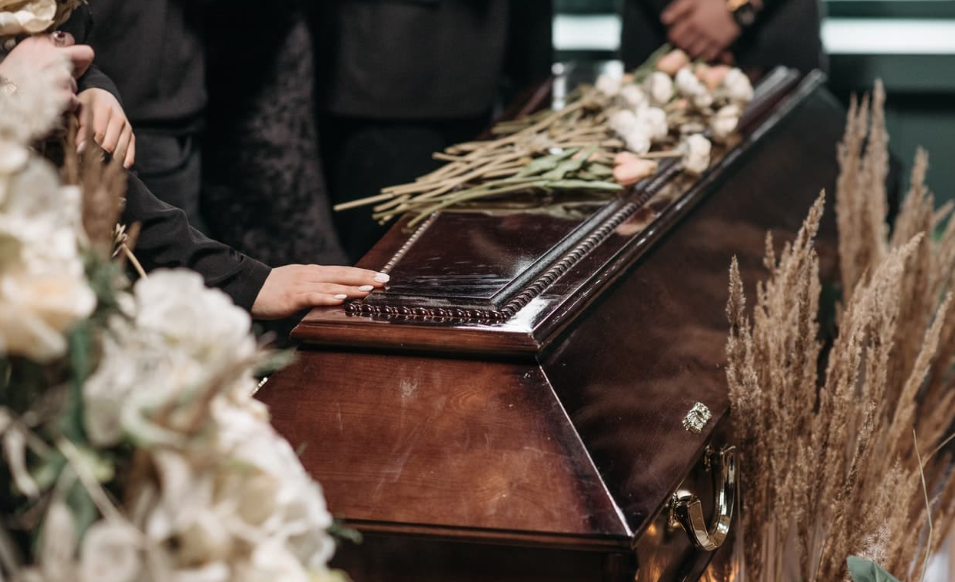 What Stand Out About the Most Traditional Burial Services?